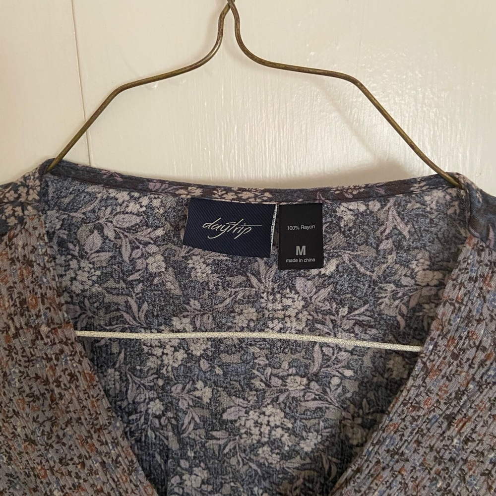 Shirt - Picture 3 of 4